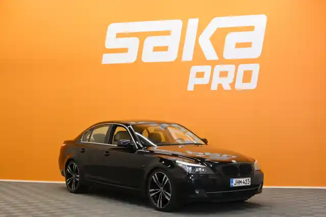 Musta Sedan, BMW 520 – JHM-423