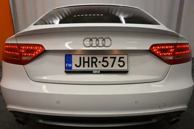 Valkoinen Viistoperä, Audi A5 – JHR-575