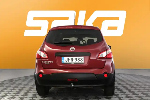 Punainen Maastoauto, Nissan Qashqai+2 – JHR-988