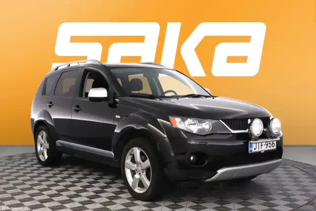 Musta Maastoauto, Mitsubishi Outlander – JIF-956