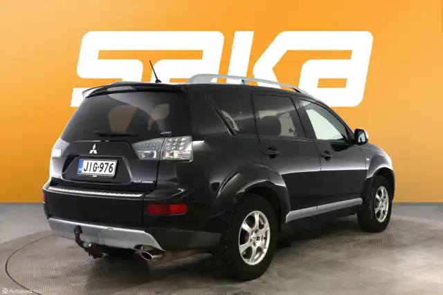 Musta Maastoauto, Mitsubishi Outlander – JIG-976