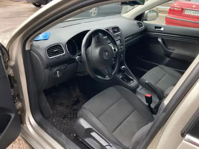 Hopea Farmari, Volkswagen Golf – JII-823