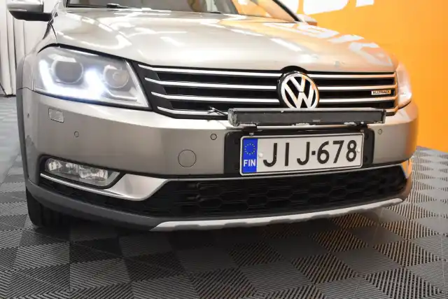Beige Farmari, Volkswagen Passat – JIJ-678