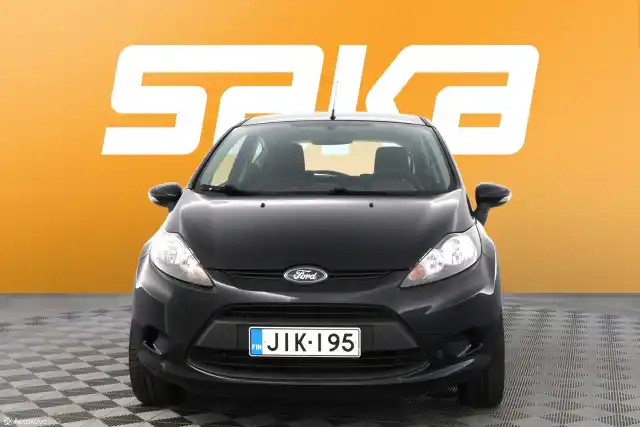 Musta Viistoperä, Ford Fiesta – JIK-195