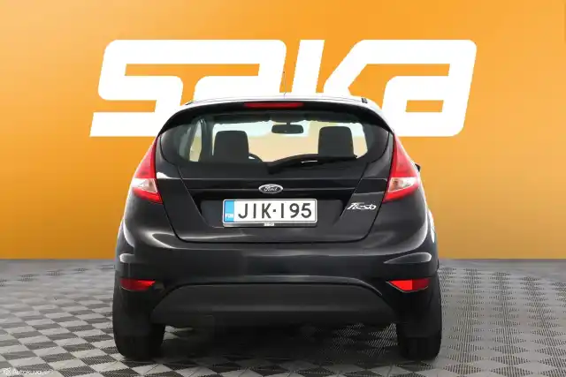 Musta Viistoperä, Ford Fiesta – JIK-195