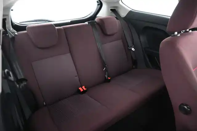 Musta Viistoperä, Ford Fiesta – JIK-195
