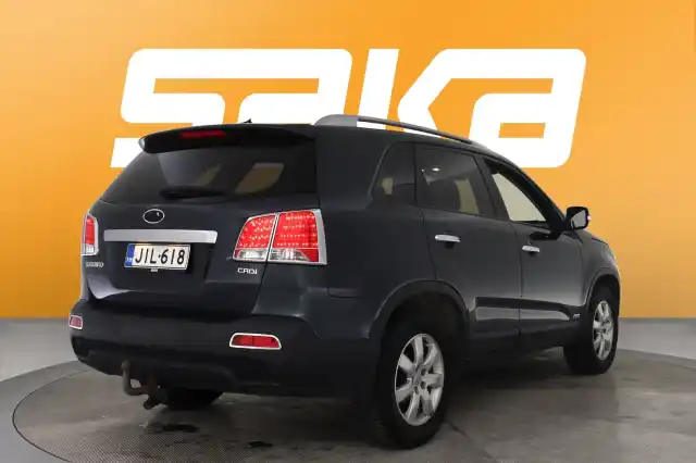 Sininen Maastoauto, Kia Sorento – JIL-618