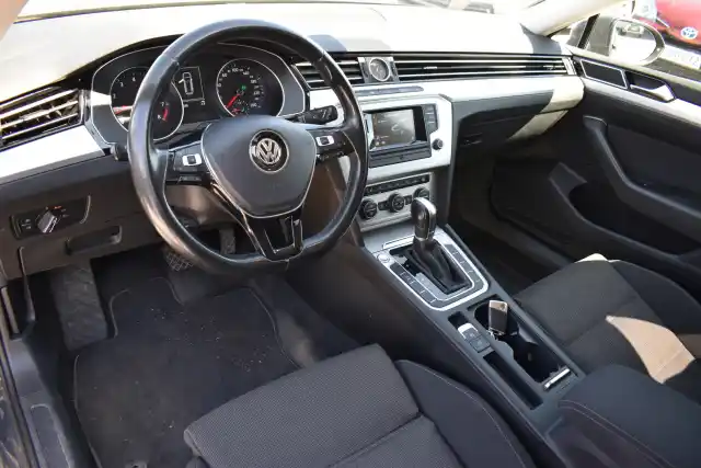 Harmaa Farmari, Volkswagen Passat – JIN-521