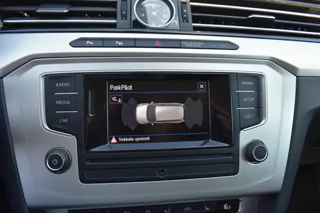 Harmaa Farmari, Volkswagen Passat – JIN-521