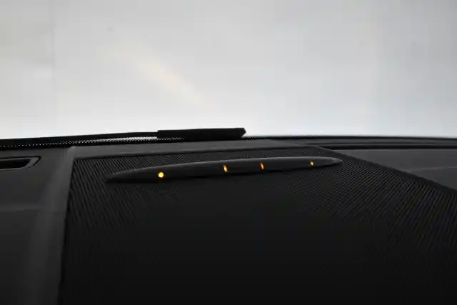 Valkoinen Tila-auto, Mercedes-Benz A – JIO-289