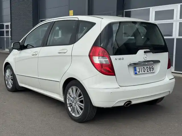Valkoinen Tila-auto, Mercedes-Benz A – JIO-289
