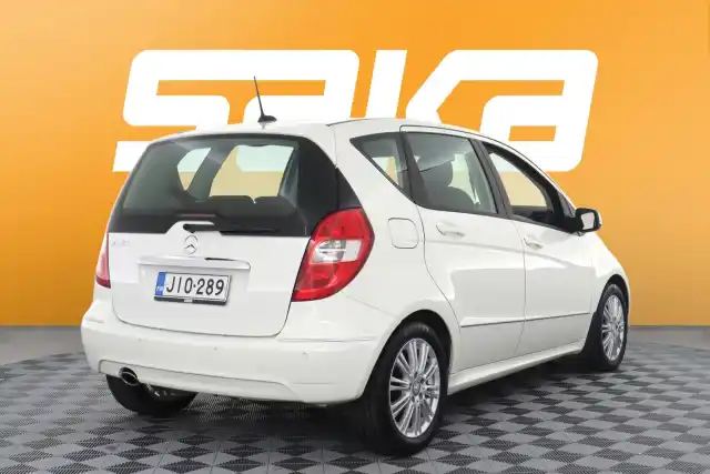 Valkoinen Tila-auto, Mercedes-Benz A – JIO-289