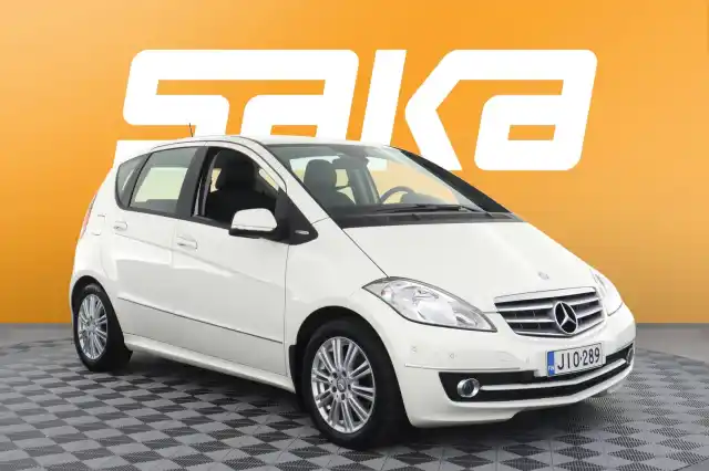 Valkoinen Tila-auto, Mercedes-Benz A – JIO-289