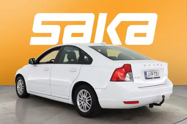 Valkoinen Sedan, Volvo S40 – JIP-731