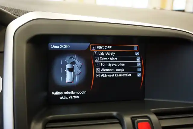 Harmaa Maastoauto, Volvo XC60 – JIP-821
