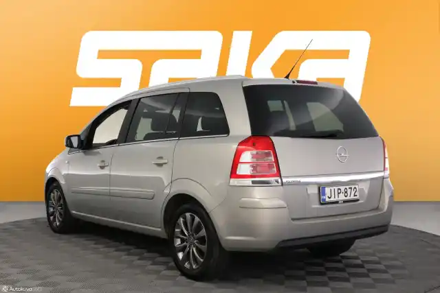 Ruskea (beige) Tila-auto, Opel Zafira – JIP-872