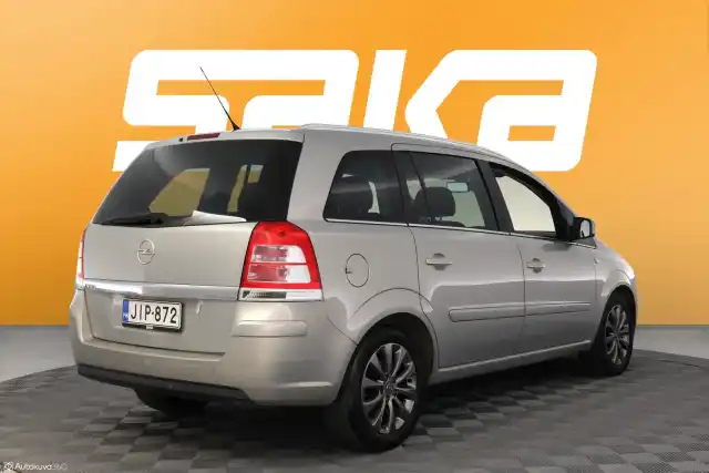 Ruskea (beige) Tila-auto, Opel Zafira – JIP-872