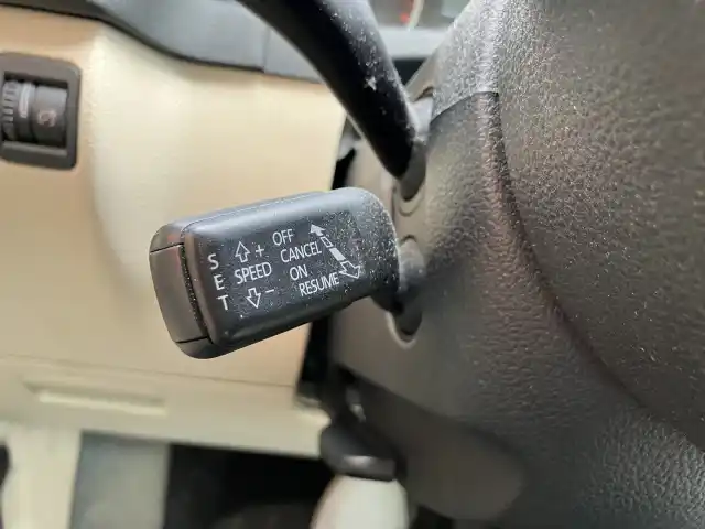 Ruskea (beige) Maastoauto, Volkswagen Tiguan – JIP-882