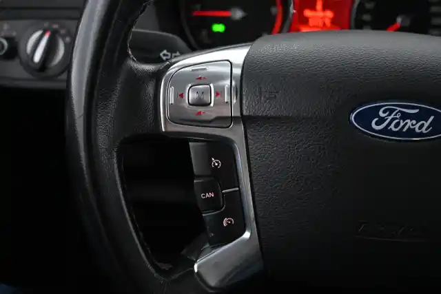 Sininen Tila-auto, Ford Galaxy – JIP-932