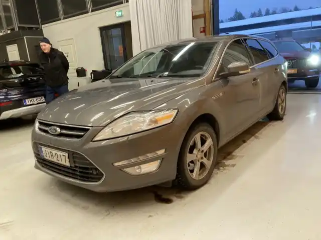 Ruskea Farmari, Ford Mondeo – JIR-217