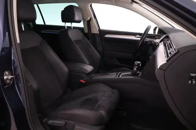 Sininen Farmari, Volkswagen Passat – JIZ-926