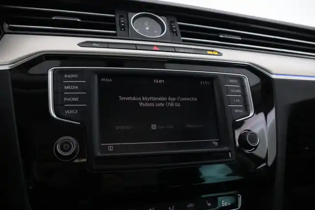 Sininen Farmari, Volkswagen Passat – JIZ-926