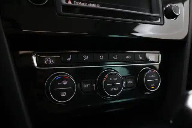 Sininen Farmari, Volkswagen Passat – JIZ-926