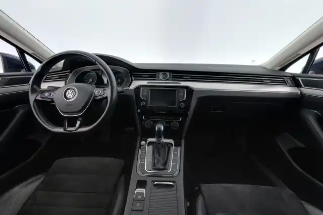 Sininen Farmari, Volkswagen Passat – JIZ-926
