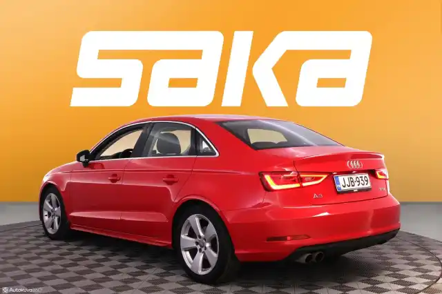 Punainen Sedan, Audi A3 – JJB-939