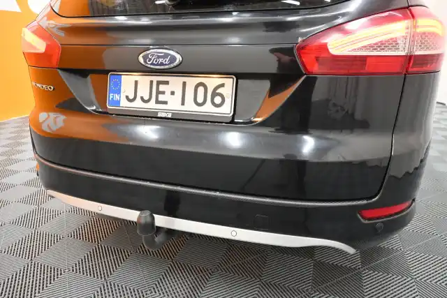 Musta Farmari, Ford Mondeo – JJE-106