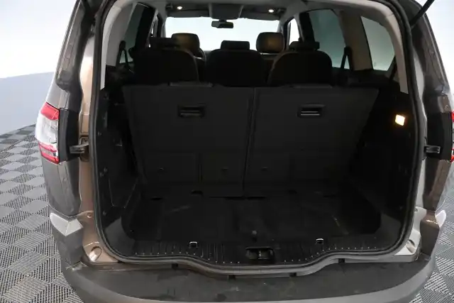 Harmaa Tila-auto, Ford S-Max – JJE-129