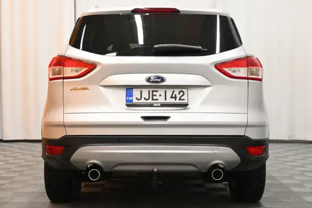 Harmaa Maastoauto, Ford Kuga – JJE-142