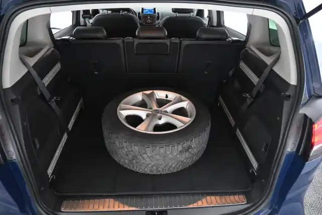 Sininen Tila-auto, Opel Zafira Tourer – JJE-203