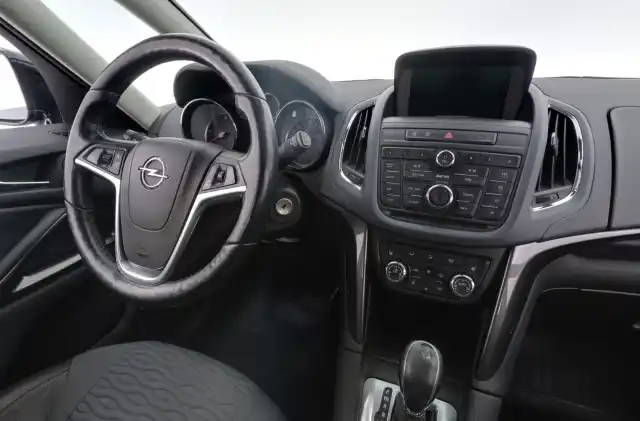 Sininen Tila-auto, Opel Zafira Tourer – JJE-203