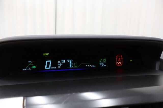 Harmaa Tila-auto, Toyota Prius+ – JJE-640