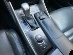 Valkoinen Sedan, Lexus IS – JJE-641, kuva 11