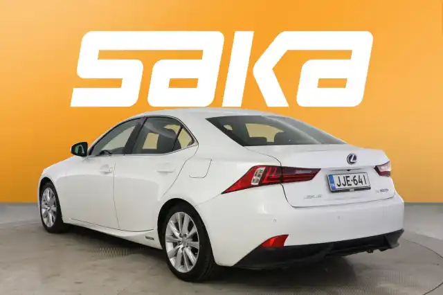 Valkoinen Sedan, Lexus IS – JJE-641
