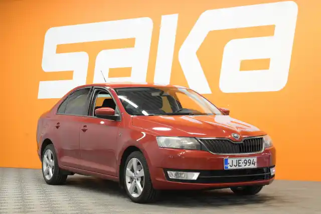 Punainen Sedan, Skoda Rapid – JJE-994