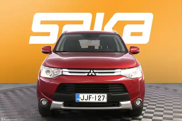Punainen Maastoauto, Mitsubishi Outlander – JJF-127
