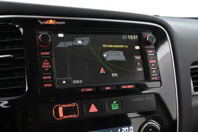 Punainen Maastoauto, Mitsubishi Outlander – JJF-127