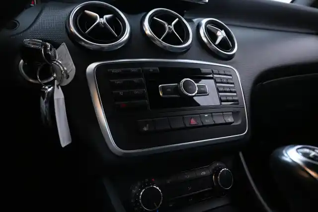 Musta Viistoperä, Mercedes-Benz A – JJF-866