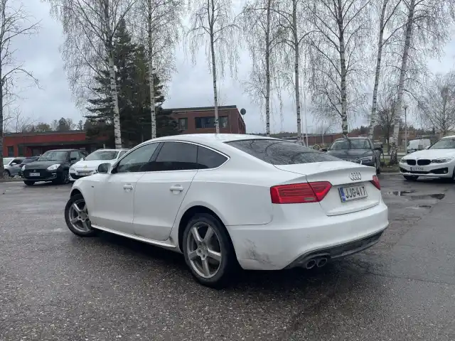 Valkoinen Viistoperä, Audi A5 – JJG-417