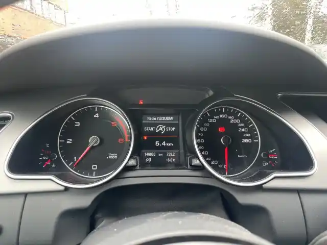 Valkoinen Viistoperä, Audi A5 – JJG-417