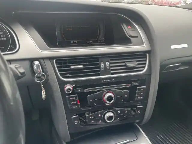 Valkoinen Viistoperä, Audi A5 – JJG-417