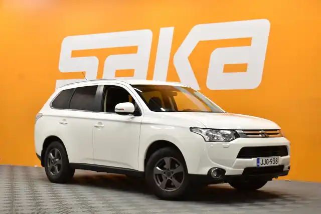 Valkoinen Maastoauto, Mitsubishi Outlander – JJG-938