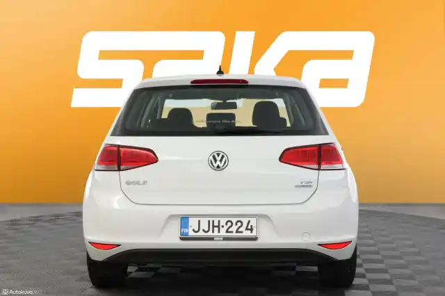 Valkoinen Viistoperä, Volkswagen Golf – JJH-224