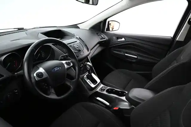 Valkoinen Maastoauto, Ford Kuga – JJH-426