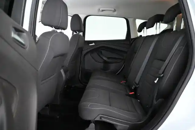 Valkoinen Maastoauto, Ford Kuga – JJH-426