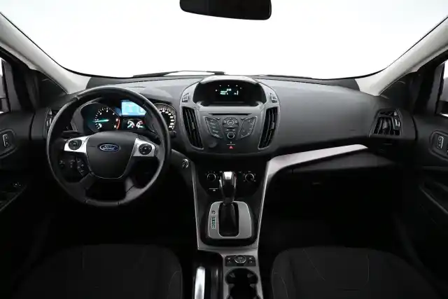Valkoinen Maastoauto, Ford Kuga – JJH-426