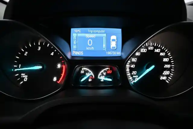 Valkoinen Maastoauto, Ford Kuga – JJH-426